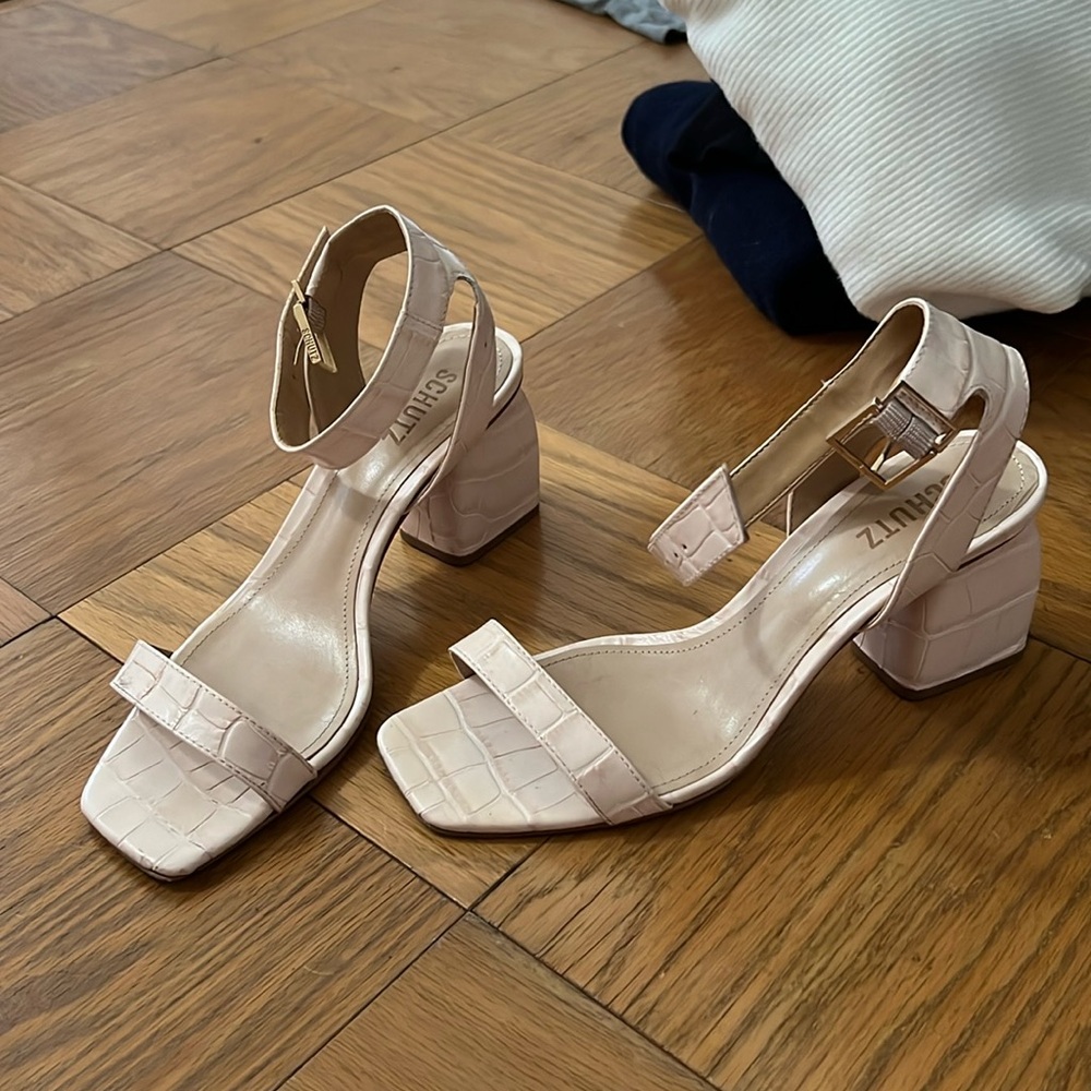 Schutz pale pink 2.5 inch sandals!